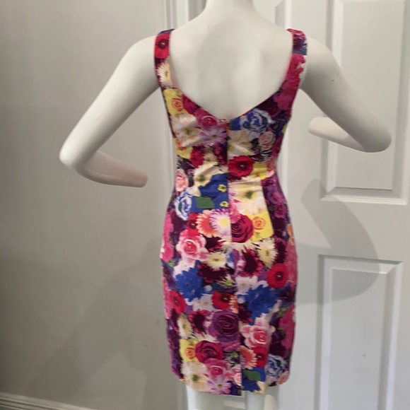 Guess sleeveless floral dress size 2 - Picture 6 of 10